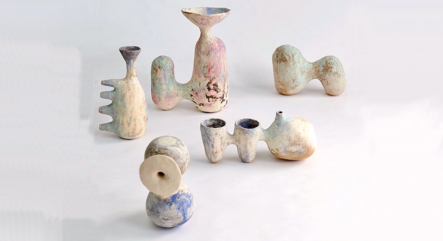 透過陶藝品的原始造型，感受到西川裕子心中尚未褪去的赤子之心