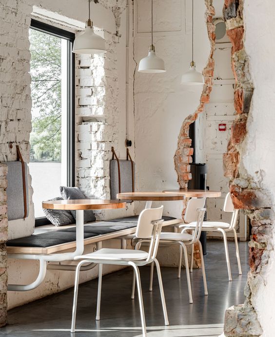 咖啡廳屬商業空間，可以在風格表現手法上更加大膽