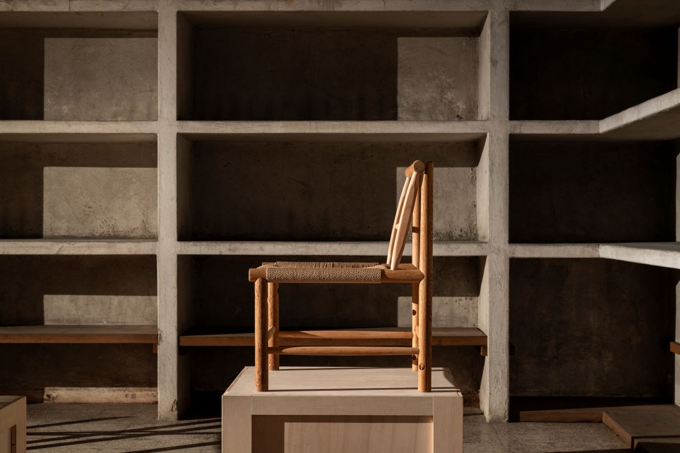 經典不修復,而是重述:AtMa 的再生設計哲學 - J39 椅