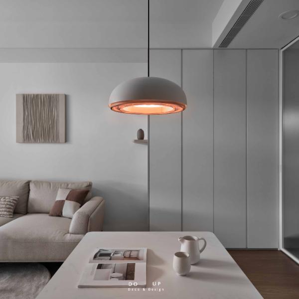 把時光揉進木質與暖漆裡，這份靜謐，是給家人最好的禮物。